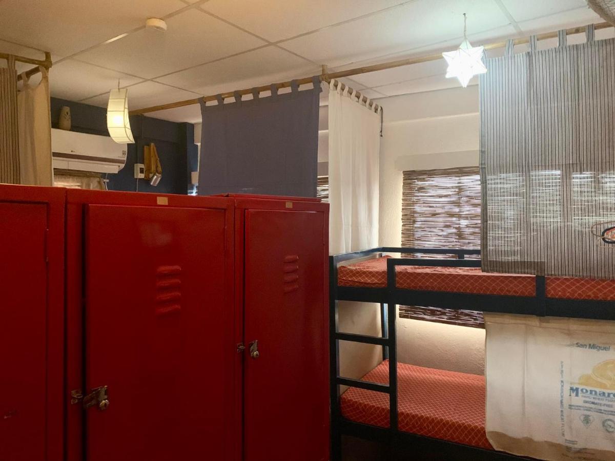 Moon Fools Hostel Панглао Екстериор снимка