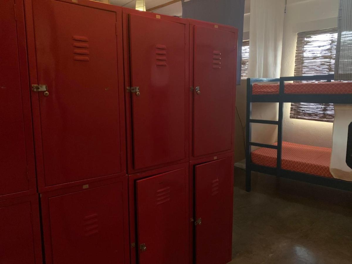 Moon Fools Hostel Панглао Екстериор снимка