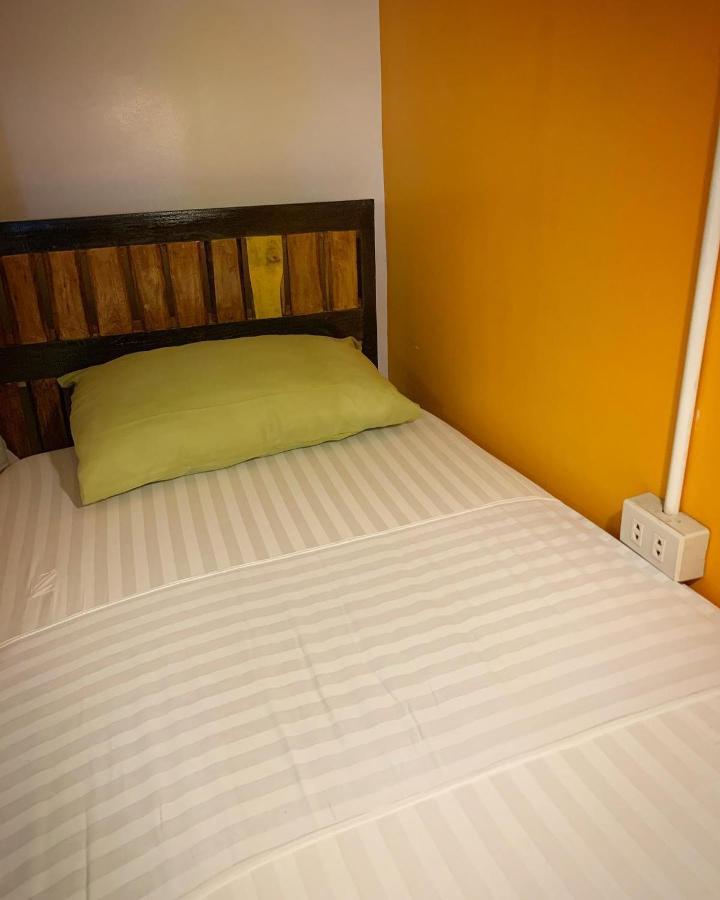 Moon Fools Hostel Панглао Екстериор снимка