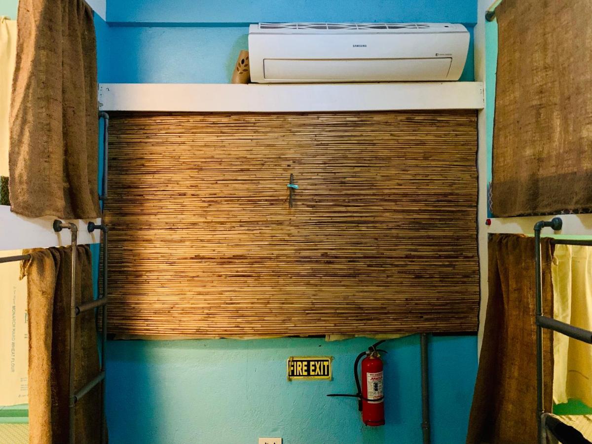 Moon Fools Hostel Панглао Екстериор снимка