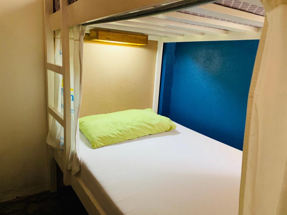 Moon Fools Hostel Панглао Екстериор снимка