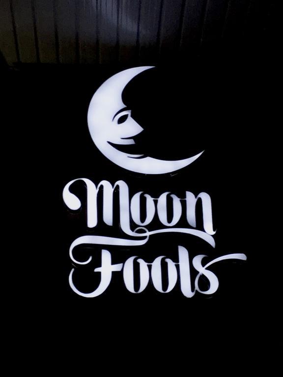 Moon Fools Hostel Панглао Екстериор снимка