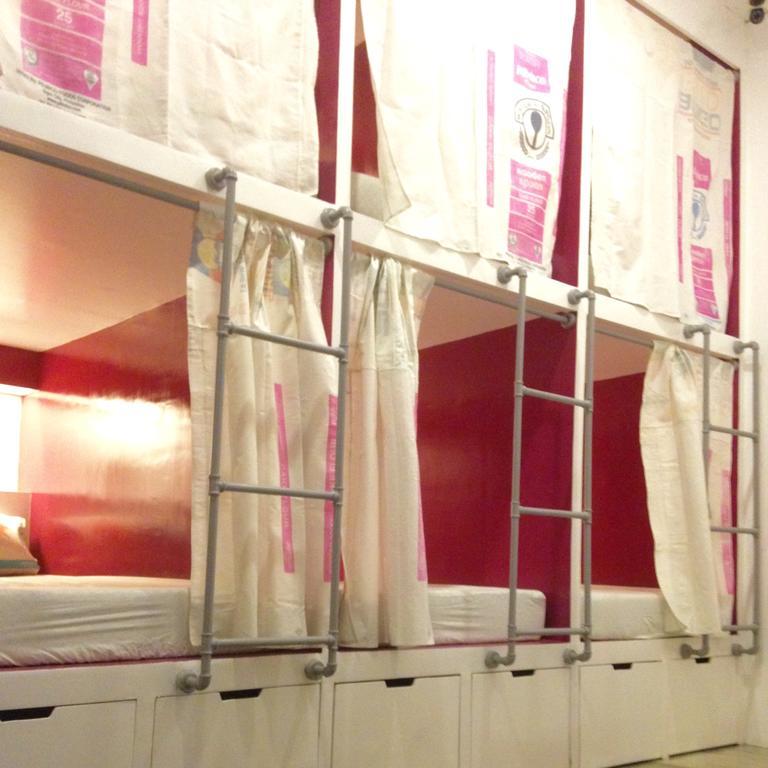 Moon Fools Hostel Панглао Екстериор снимка