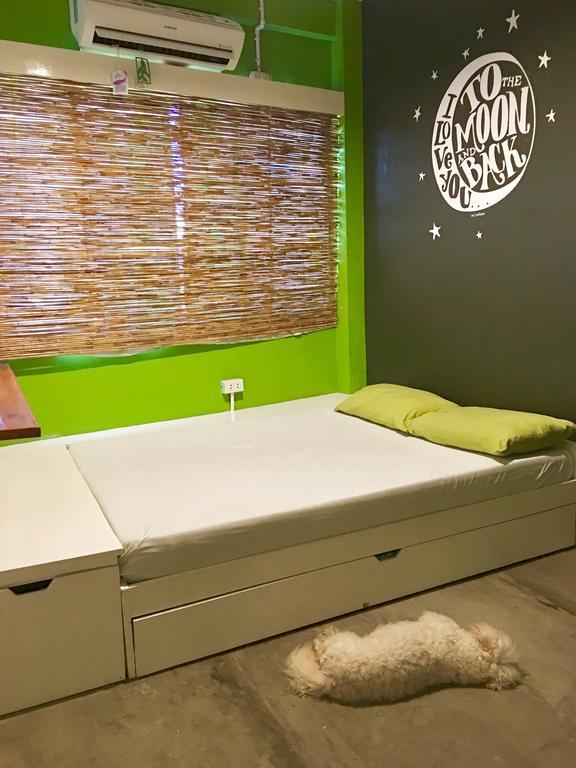 Moon Fools Hostel Панглао Екстериор снимка