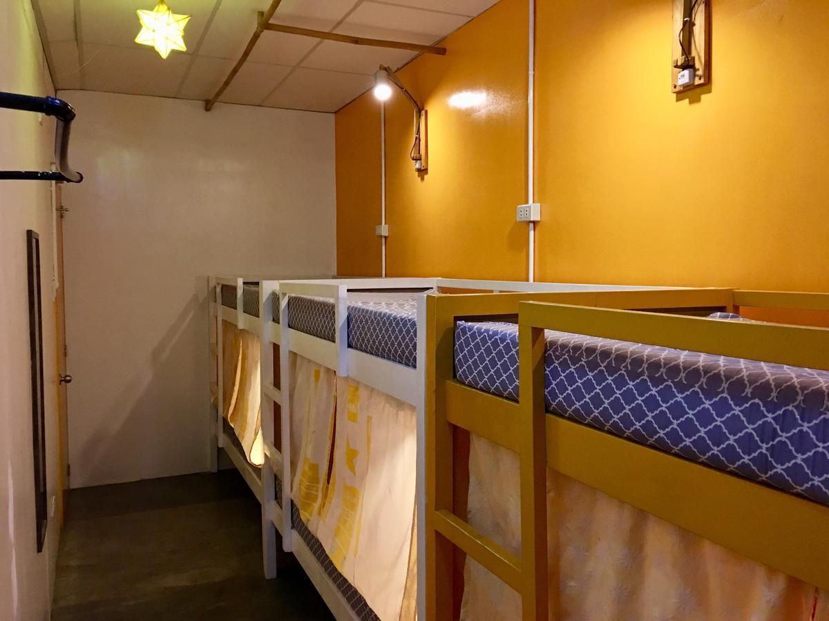 Moon Fools Hostel Панглао Екстериор снимка